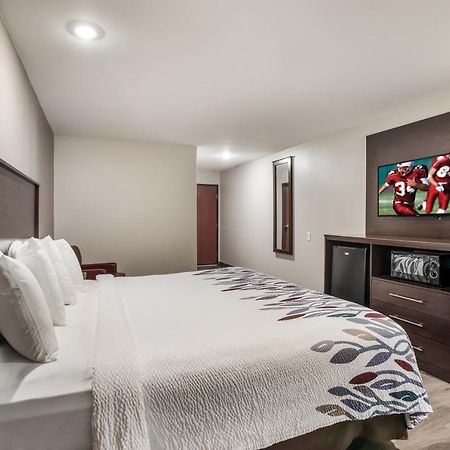 Red Roof Inn & Suites Lake Charles Bagian luar foto
