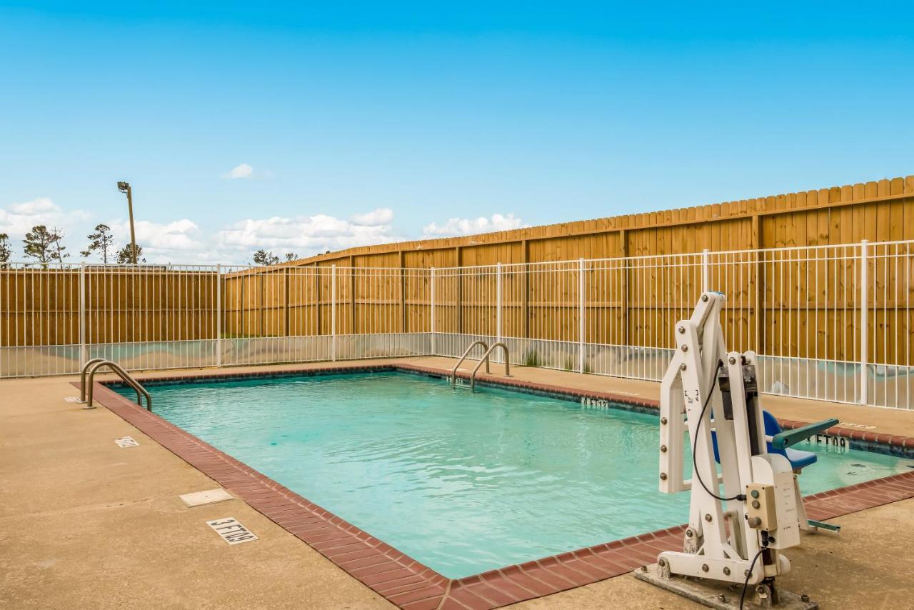 Red Roof Inn & Suites Lake Charles Bagian luar foto