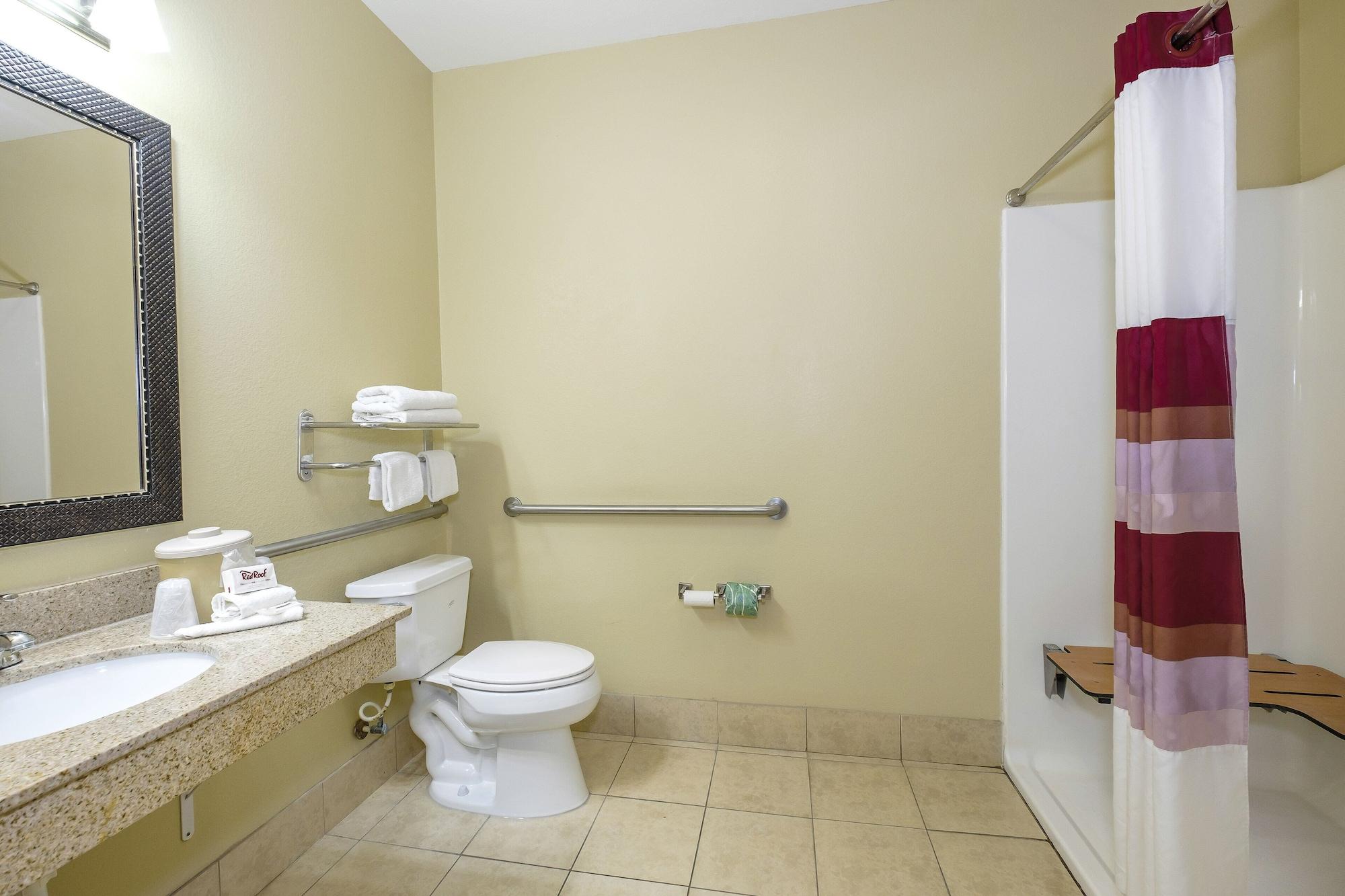 Red Roof Inn & Suites Lake Charles Bagian luar foto