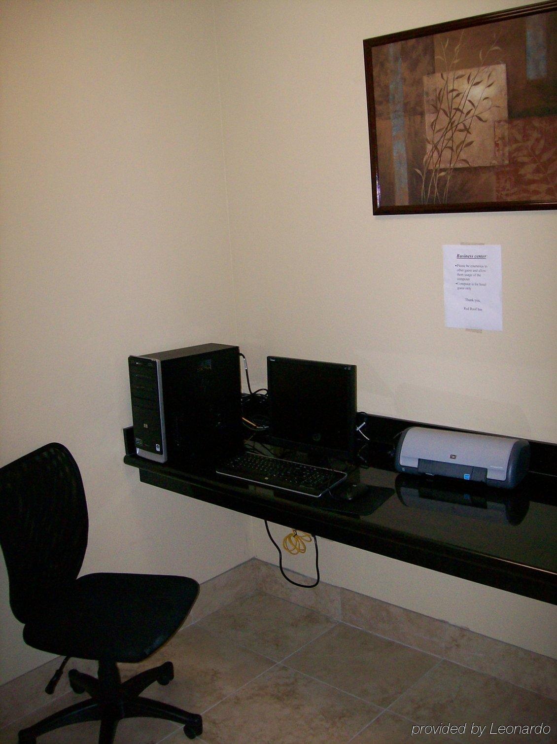 Red Roof Inn & Suites Lake Charles Bagian luar foto