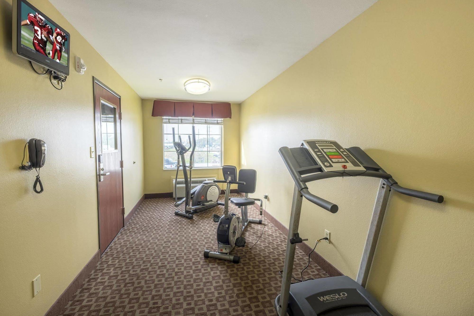 Red Roof Inn & Suites Lake Charles Bagian luar foto