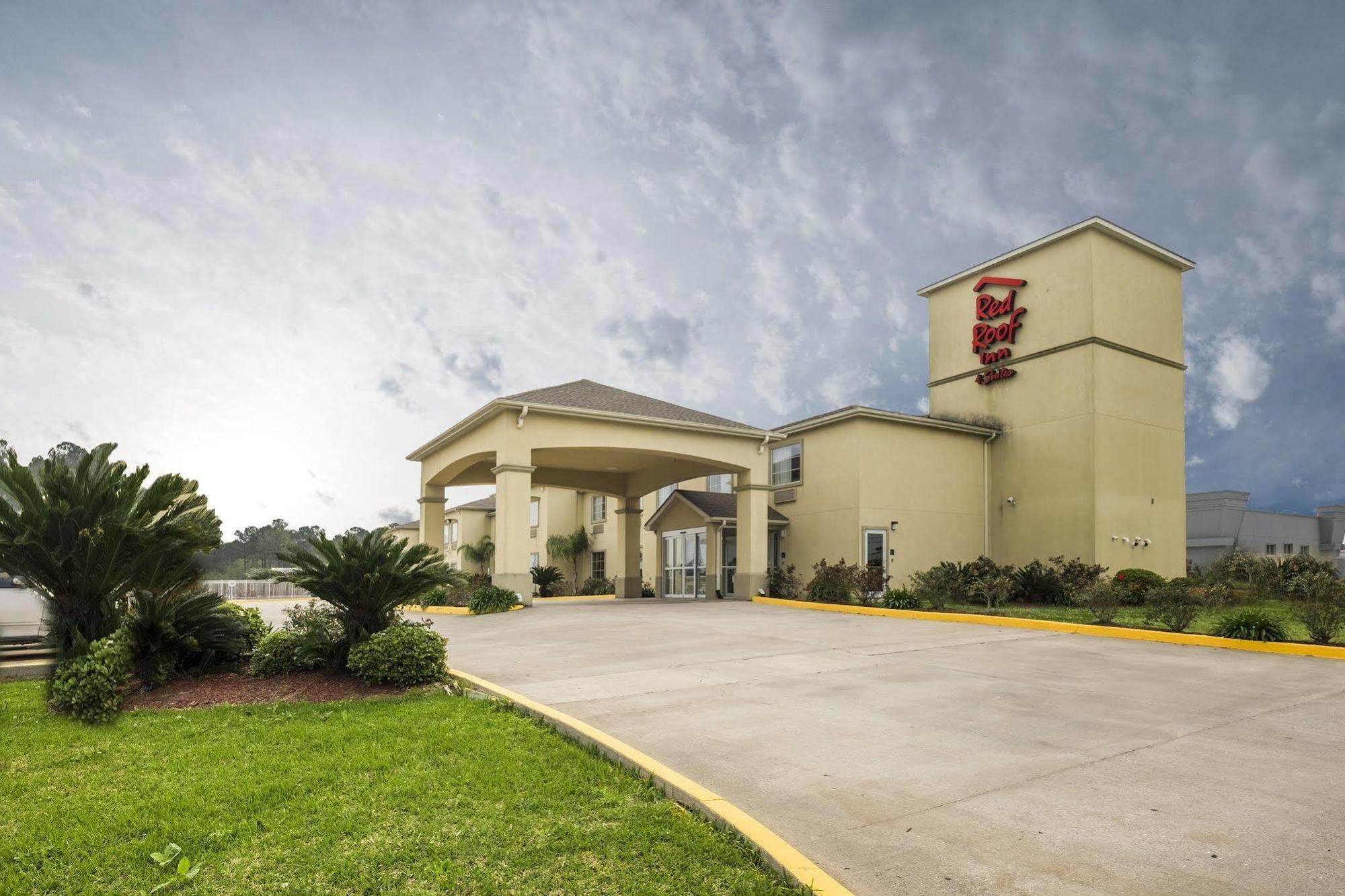 Red Roof Inn & Suites Lake Charles Bagian luar foto