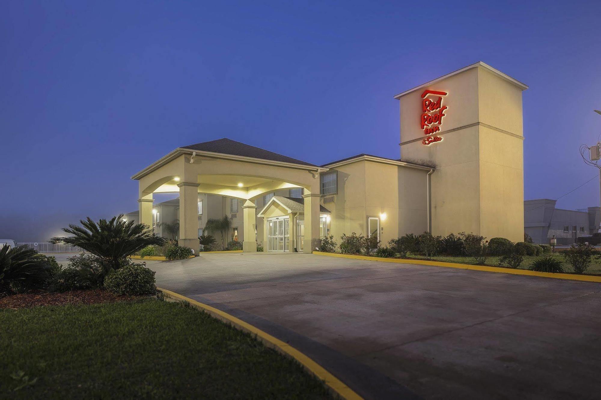 Red Roof Inn & Suites Lake Charles Bagian luar foto